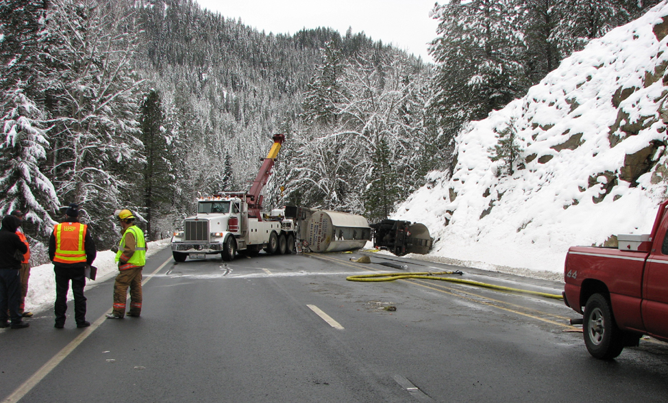 Semi truck accident on Blewett Pass